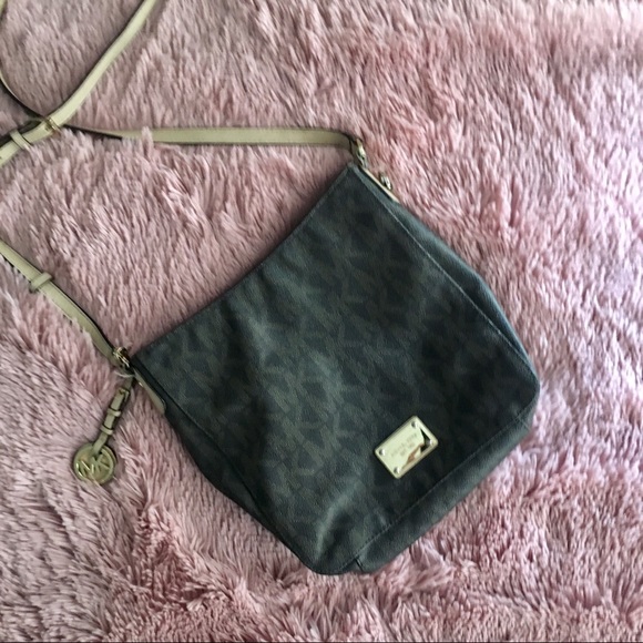 Michael Kors Handbags - MK signature crossbody | authentic